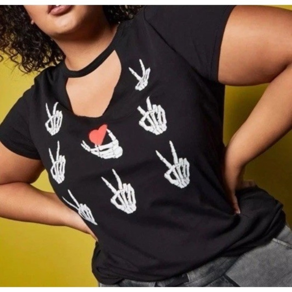 Torrid Lovesick Shirt Women's Large Peace Hand Choker Tee Grunge Skeleton Rare‎